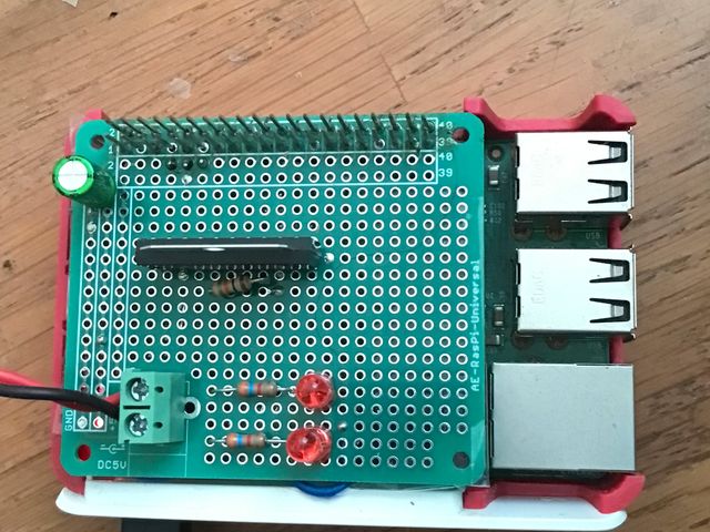 ラズバイ用ユニバーサル基板に組み込んだ様子