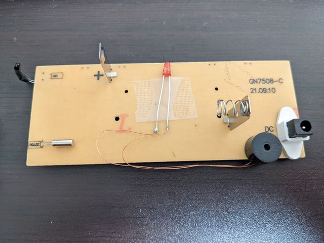 基板裏面にLEDを固定