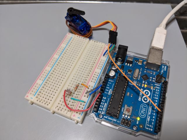 ブレッドボードに配線した回路