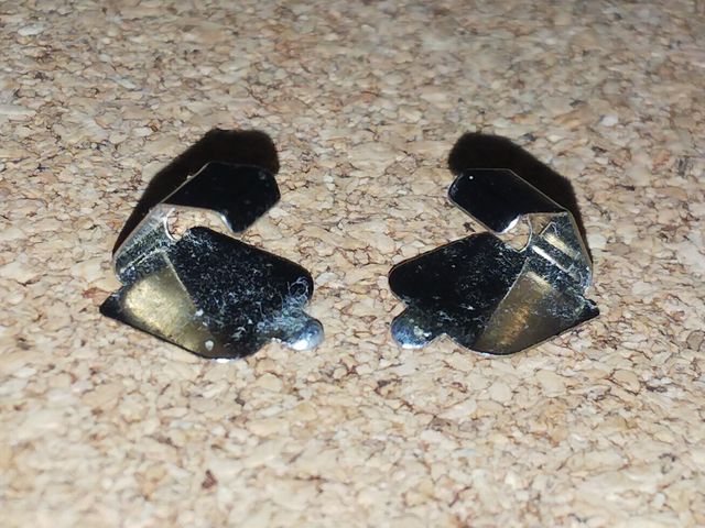 電池ボックスの残骸を接点部分に流用