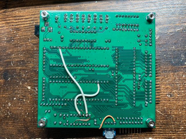 作成したワンボードコンピュータ(裏面)