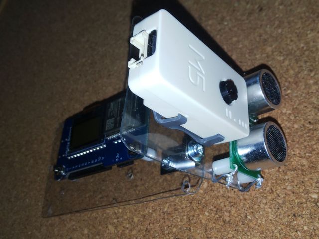 L型金具で組付け