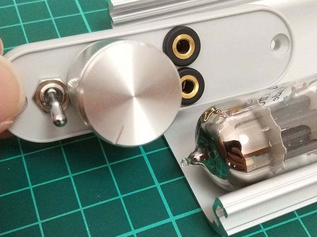 フロントパネル