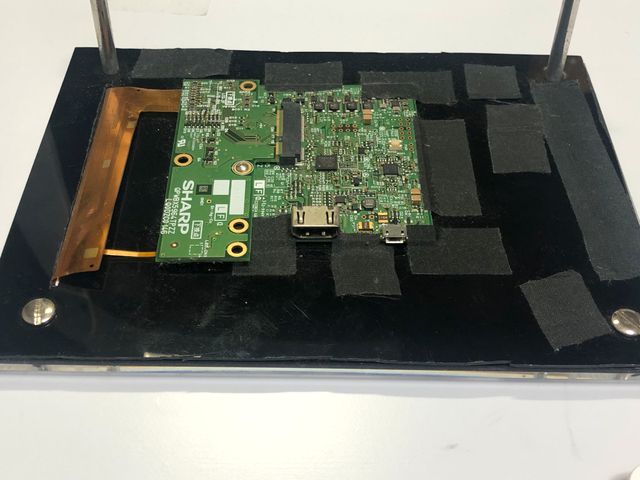 自作したIGZO7インチパネルの裏面（表示用基板）