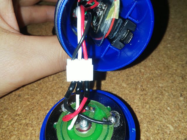 慎重に押し込む