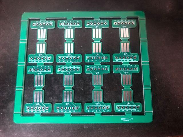 出来上がったプリント基板