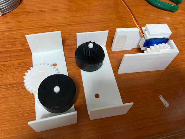 組み立て前ハードウェア