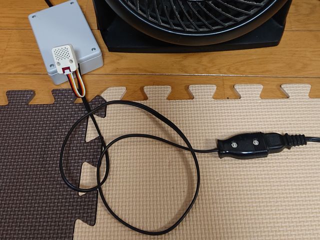 床のM5ATOMとサーキュレーター