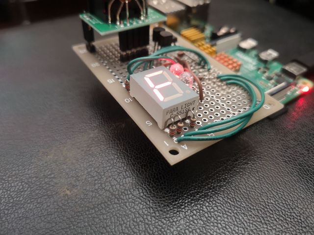 MIDI調判定機の外観