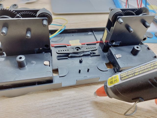 サーボモータの道具固定