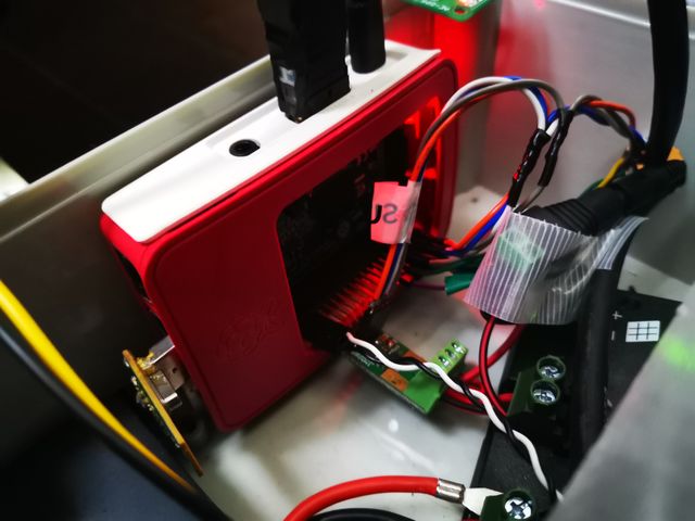 これまたカオスな状況ですがお気になさらず。こっちの件もいずれ投稿したいです。