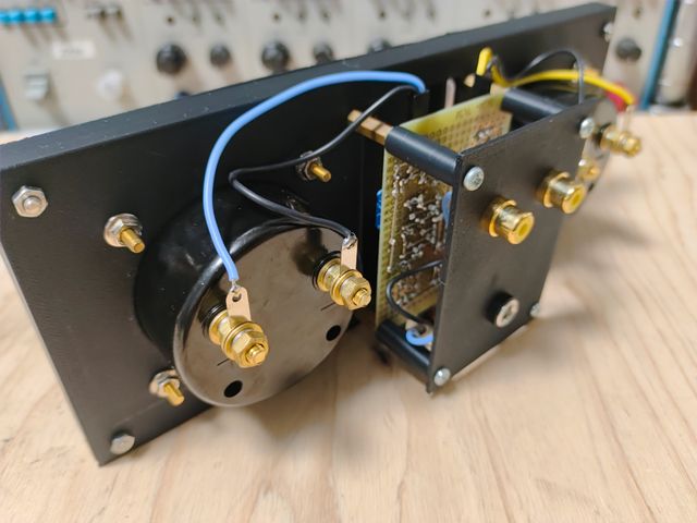 背面はとりあえずむきだし