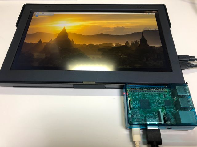 11.6インチFull-HDモニターとRapsberry Pi2B