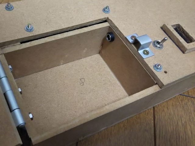 バッテリー格納場所