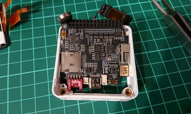 メイン基板はスライドさせながら取り外す