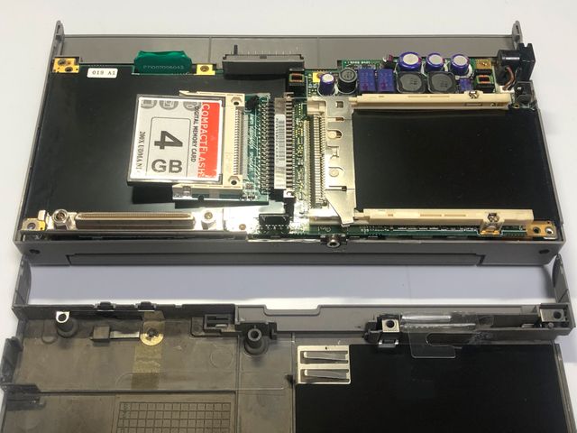 HDDの代わりにCFカードを装着したところ