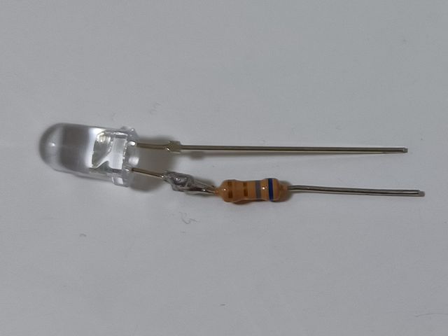 赤外線LEDと抵抗の接続