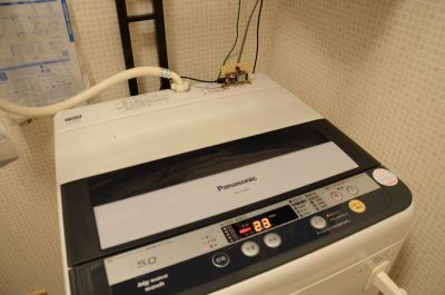 洗濯機に設置した様子